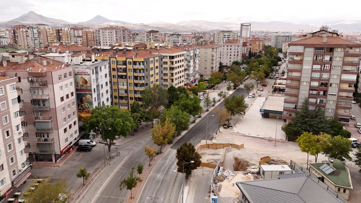 Rauf Denktaş Caddesi’nde Altyapıyı Güçlendiriyor