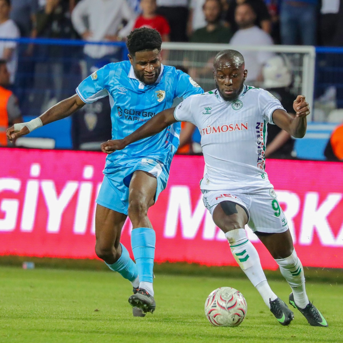 Konyaspor'un    Kabusu 4 Maça  Çıktı 