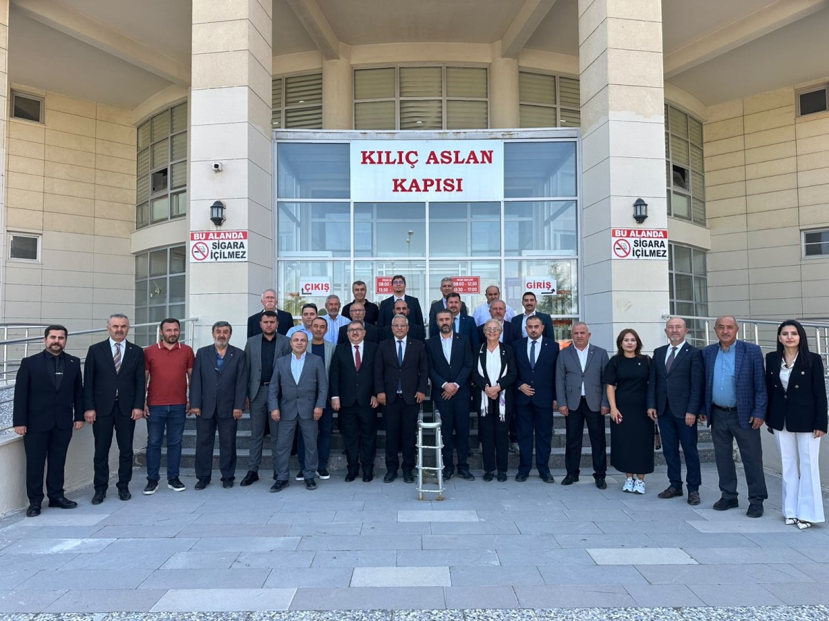  MHP Konya İl Başkanı Sedat Göncü ve  Yönetimi Mazbatasını Aldı