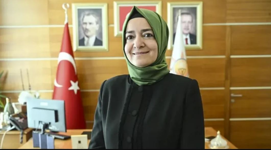 AK Parti Genel Başkan Yardımcısı Fatma Betül Sayan Kaya istifa etti: