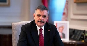 İçişleri Bakanı’ndan YKS’de Zamanla Yarışan Öğrencileri Yetiştiren Polise Övgü: 
